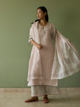 Vira Hand-Emboidered Linen Kurta - Blush