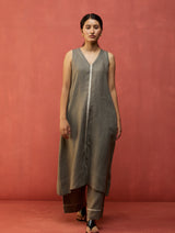 Rohe Sleeveless Linen Kurta Set - Grey
