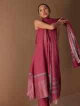 Noor Sleeveless Kurta Set - Metallic Crimson