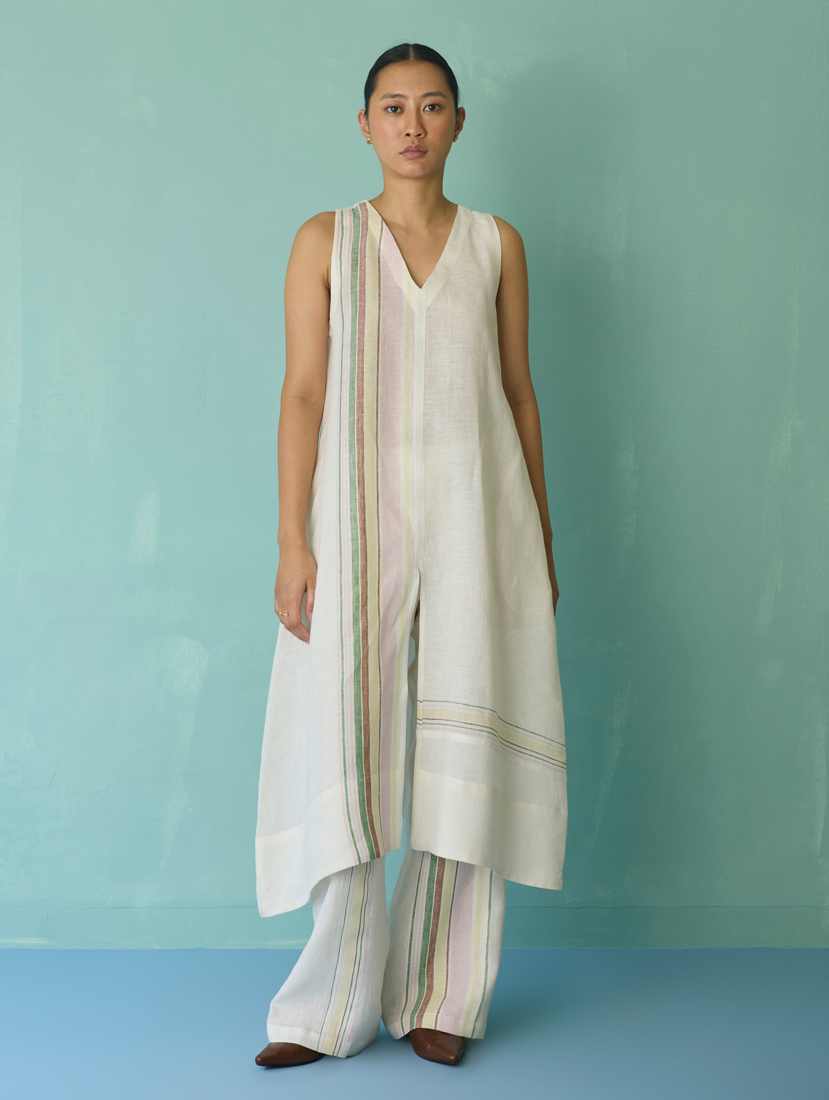 Vanya Border Linen Sleeveless Kurta Set - Ivory