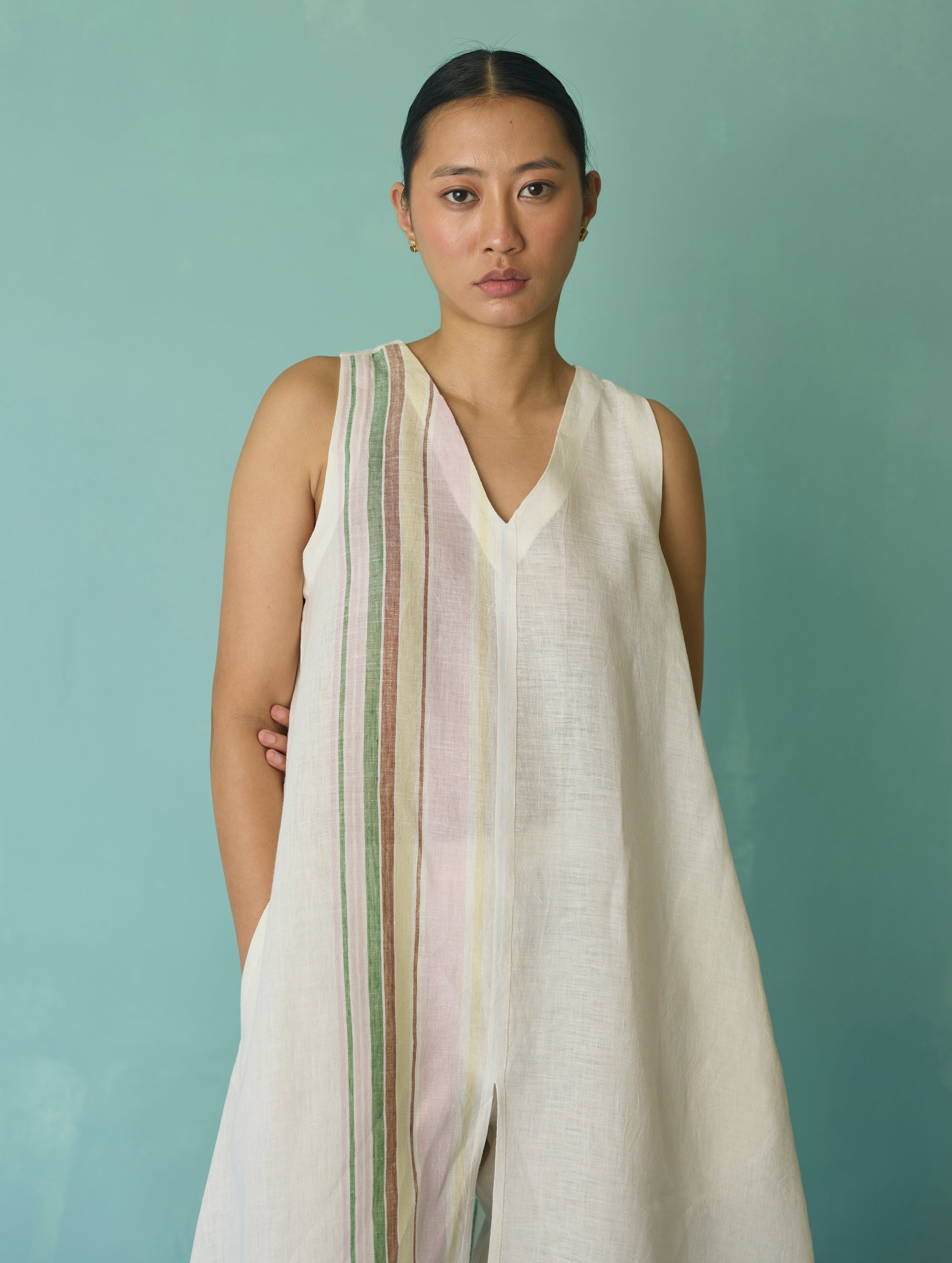 Vanya Border Linen Sleeveless Kurta - Ivory