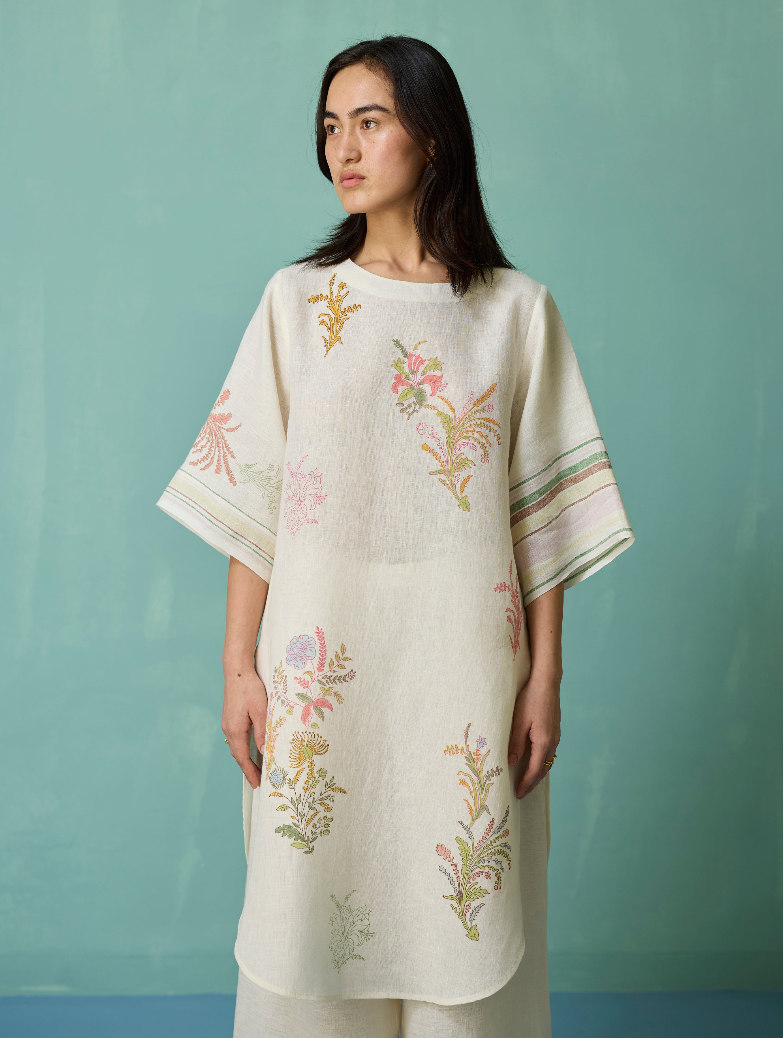 Nami Floral Block-Printed Curved Hem Kurta - Ivory