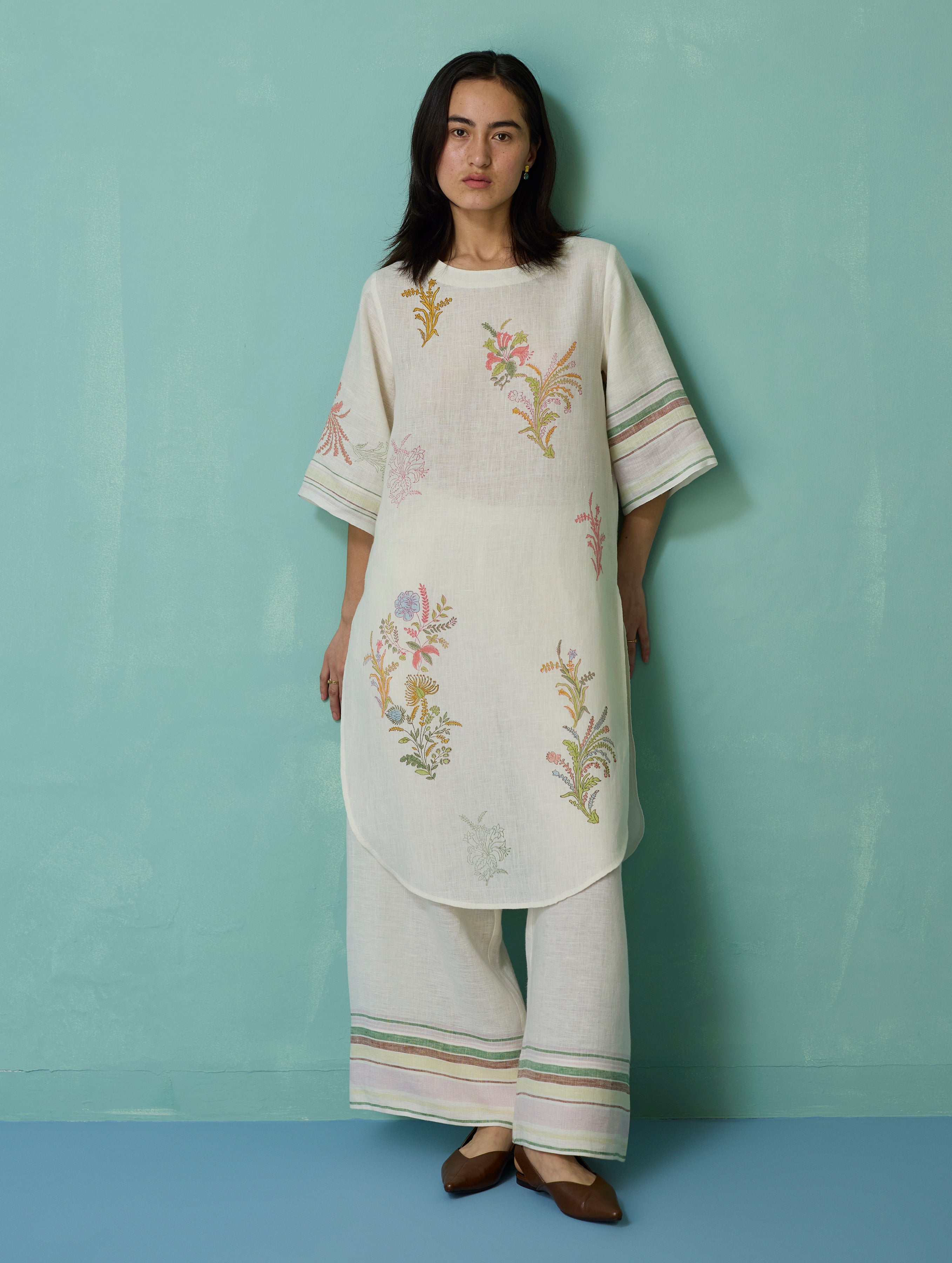 Nami Floral Block-Printed Curved Hem Kurta Set - Ivory