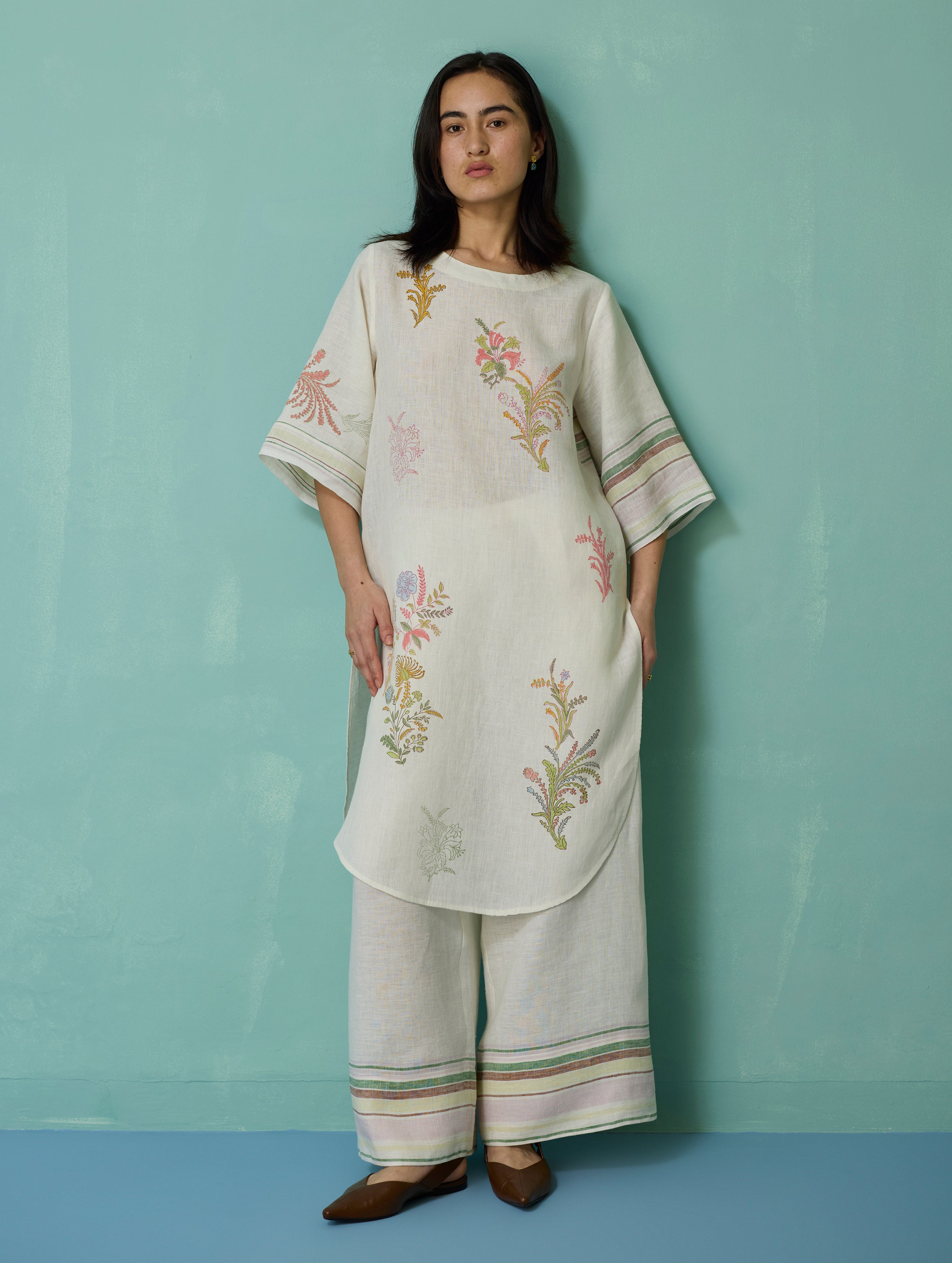 Nami Floral Block-Printed Curved Hem Kurta - Ivory