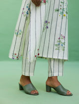 Sakura Botanical Stripe Linen Kurta Set - Ivory