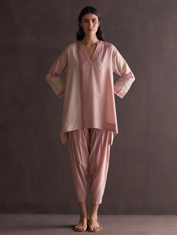 Zumi Hand-Embroidered Kurta - Blush