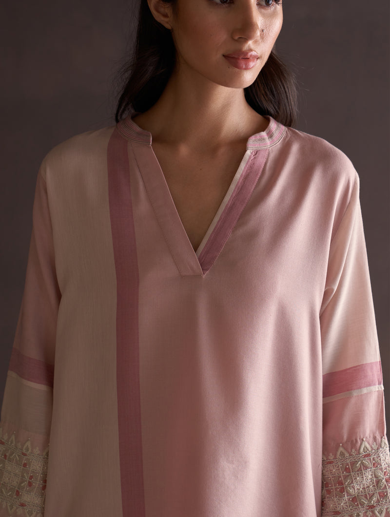 Zumi Hand-Embroidered Kurta - Blush