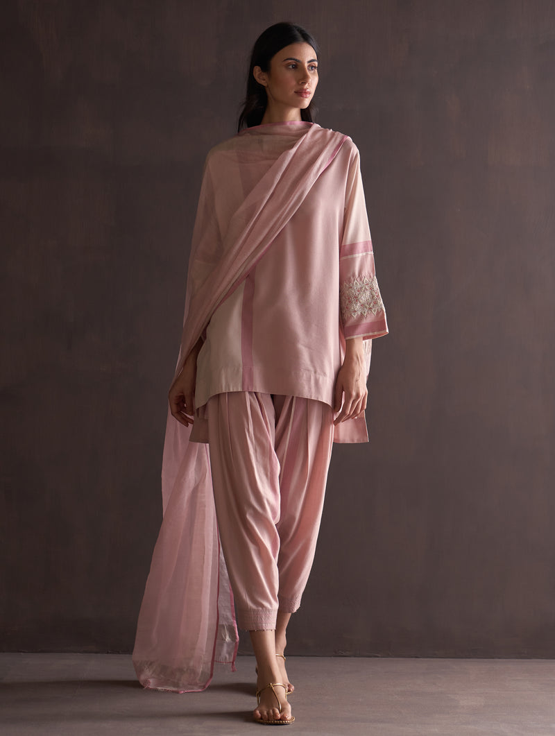 Zumi Hand-Embroidered Kurta Set - Blush