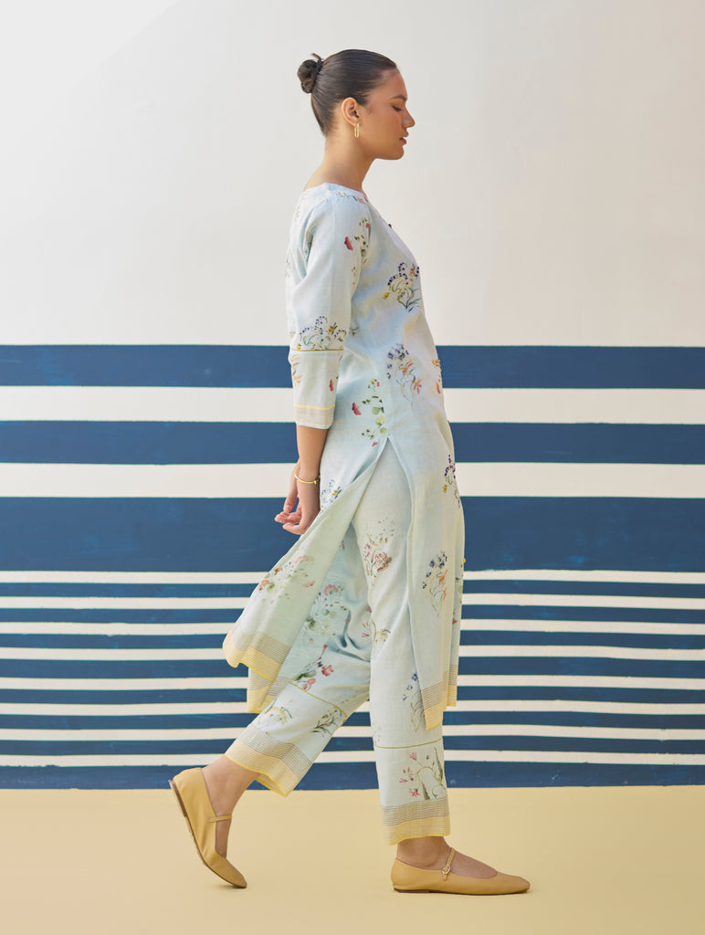 Kera Floral Hand-Embroidered Kurta - Sky