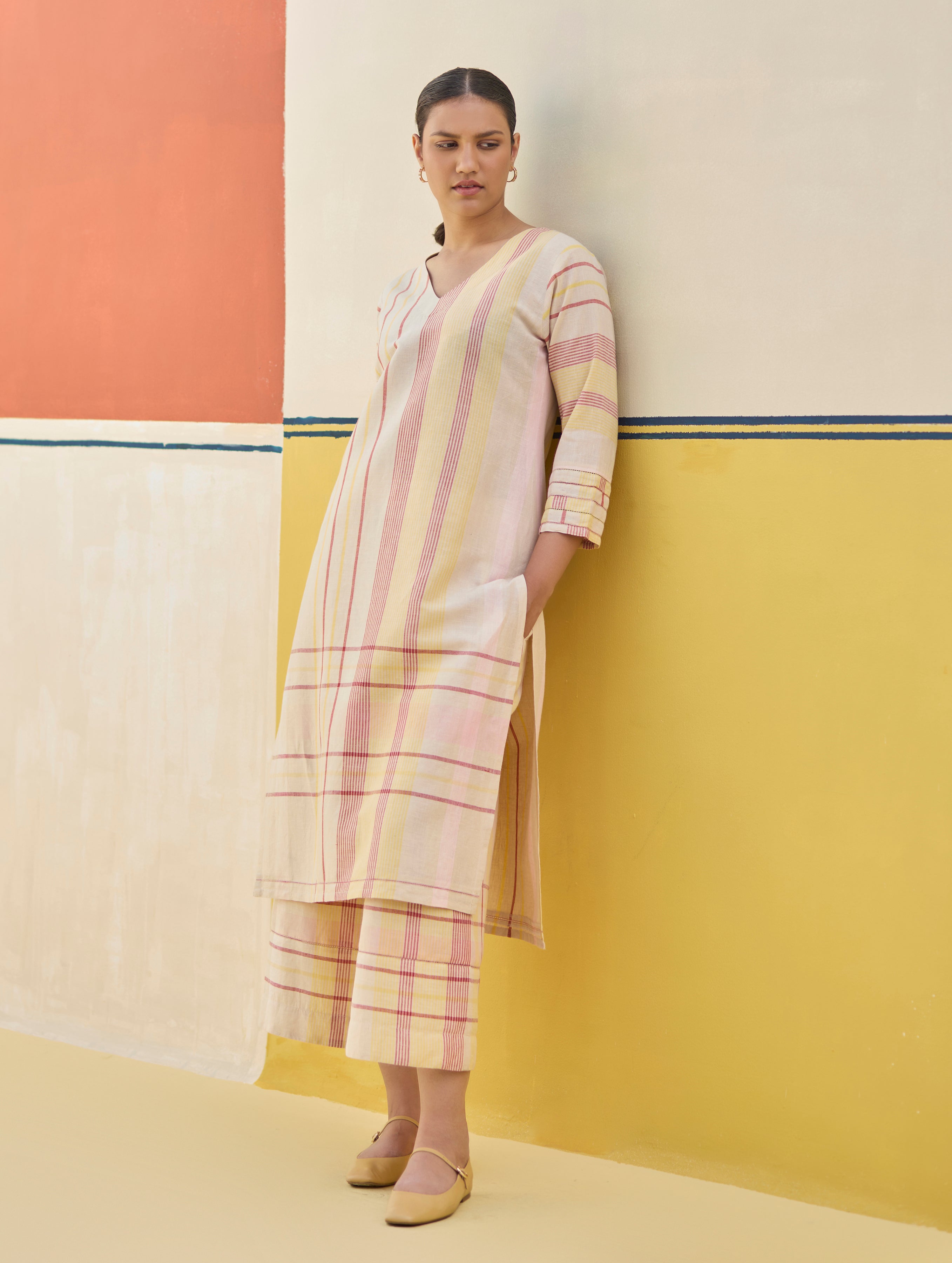 Misa Check Linen Kurta - Sand – Manan