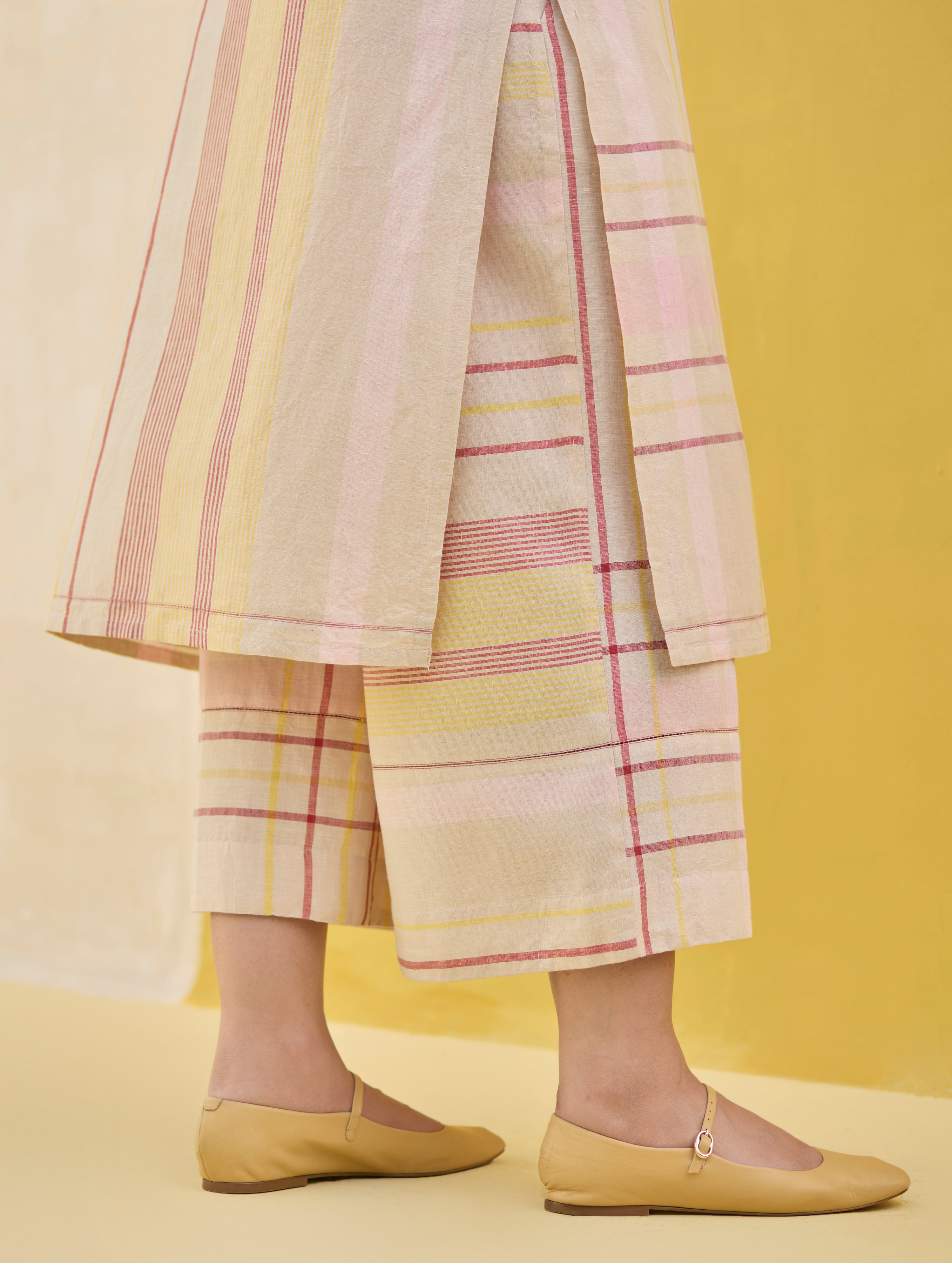 Misa Check Linen Kurta - Sand – Manan