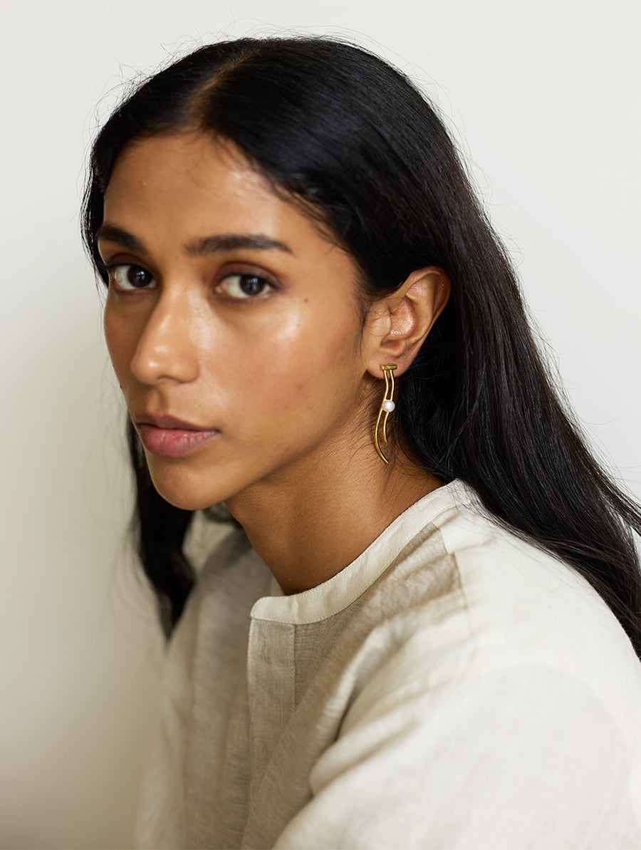 Zoro Earrings - Pearl – Manan