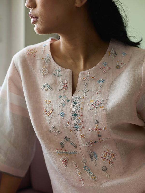 Vira Hand-Emboidered Linen Kurta - Blush