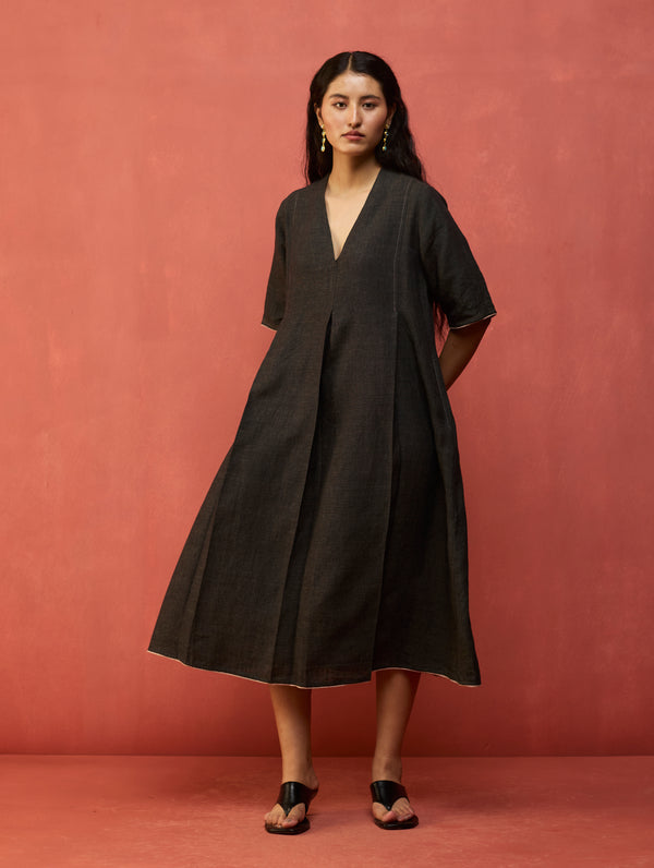 Maki Pleated Linen Dress - Charcoal