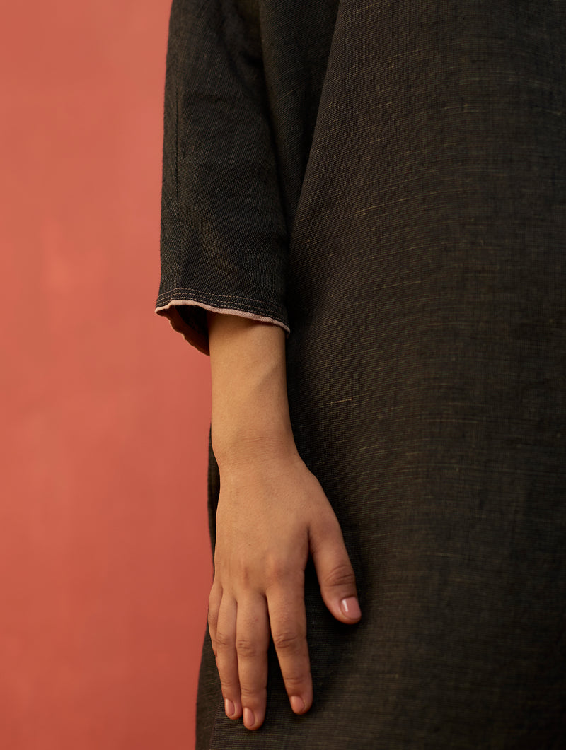 Etsu Yoke Linen Kurta - Charcoal
