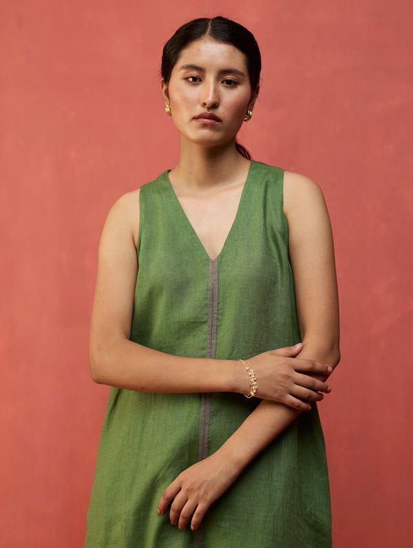 Rohe Sleeveless Linen Kurta Set - Fern Green