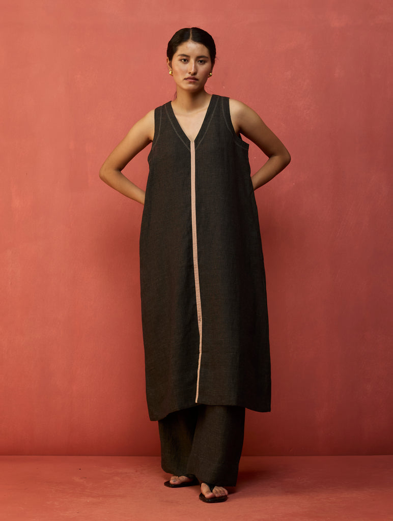 Rohe Sleeveless Linen Kurta Set - Charcoal