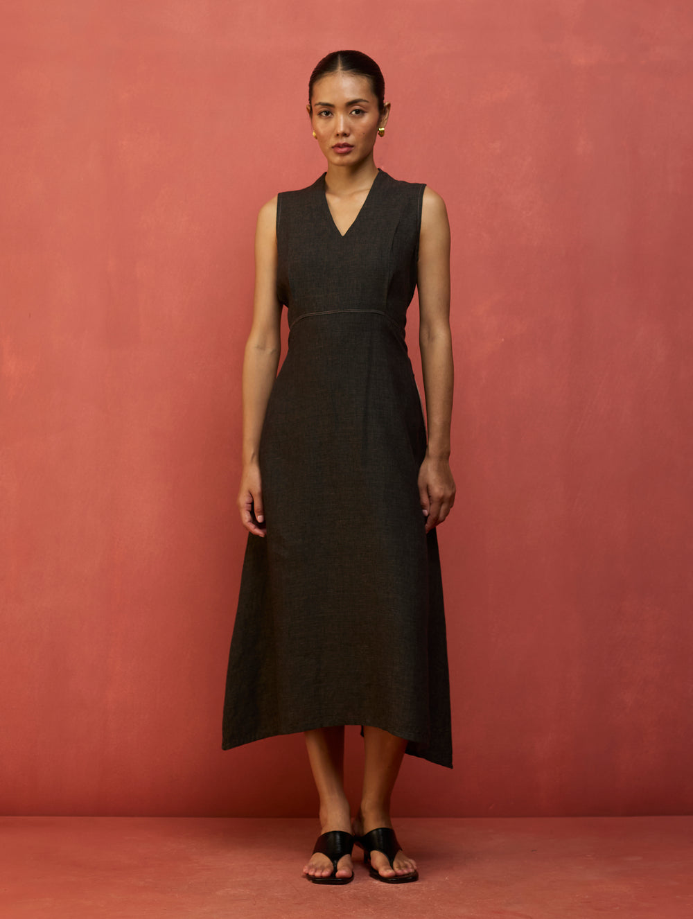 Tako Sleeveless Linen Knot Dress - Charcoal