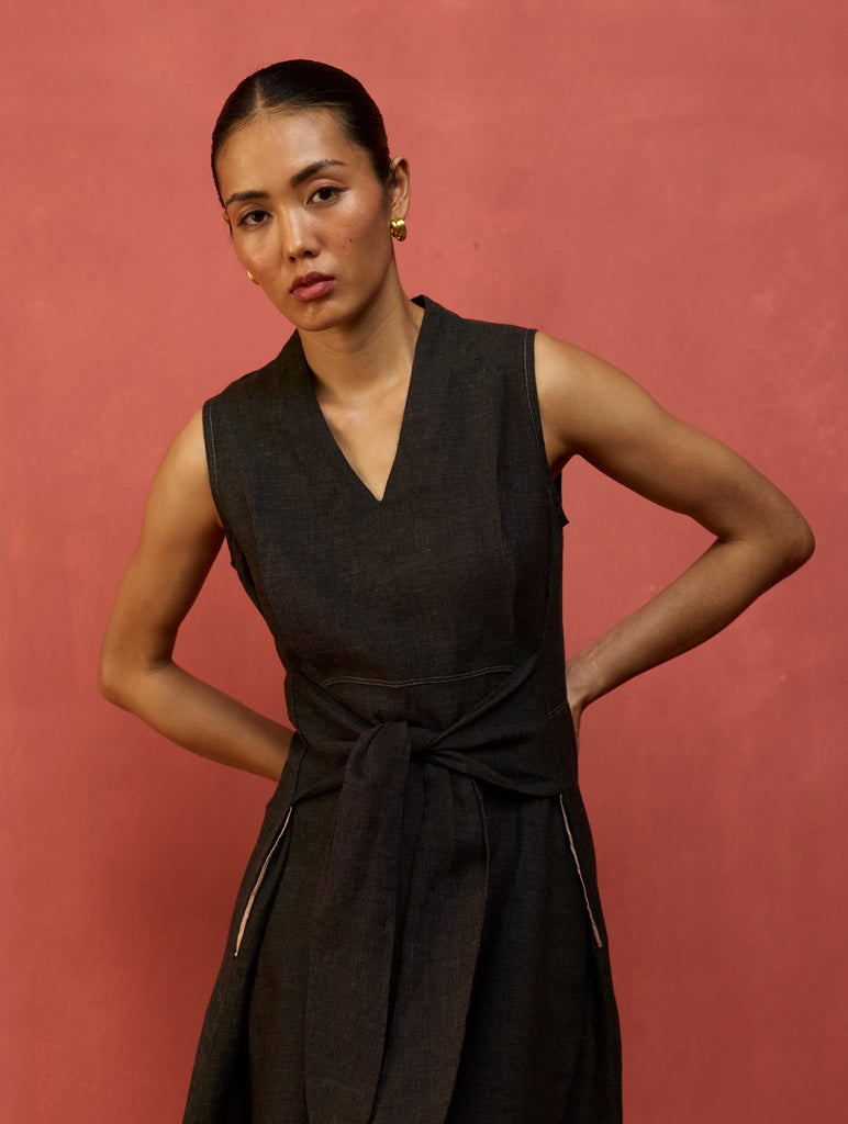 Tako Sleeveless Linen Knot Dress - Charcoal