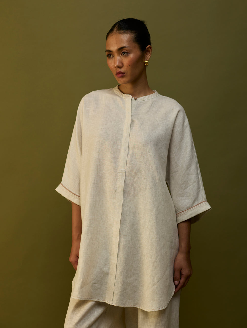 Sumire Curved Hem Linen Top - Off White