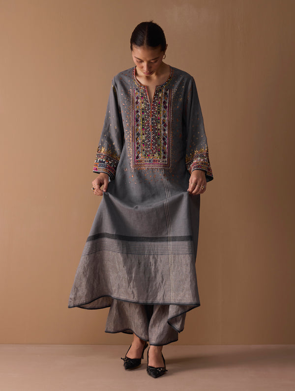 Mahra Hand-Embroidered Linen Kurta - Metallic Grey