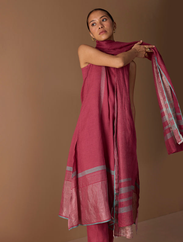 Noor Sleeveless Kurta Set - Metallic Crimson