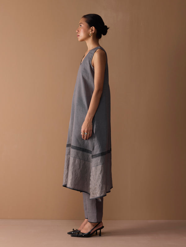 Noor Sleeveless Kurta - Metallic Grey