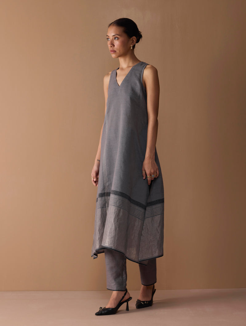 Noor Sleeveless Kurta Set - Metallic Grey