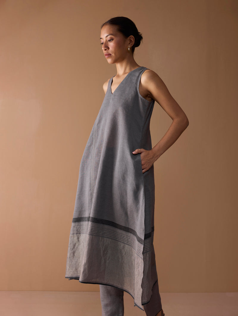 Noor Sleeveless Kurta Set - Metallic Grey