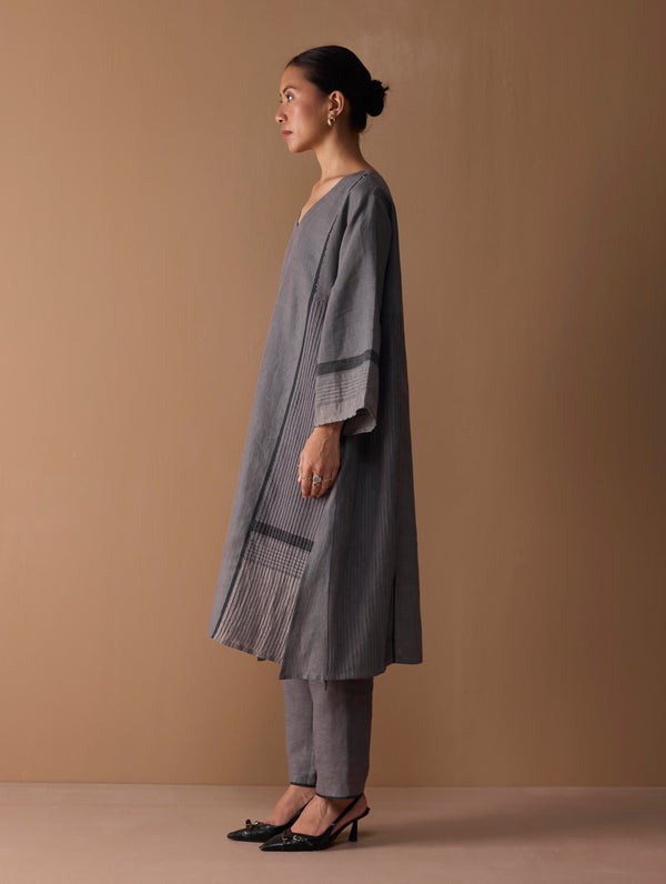 Marwa Metallic Linen Panelled Kurta Set - Metallic Grey
