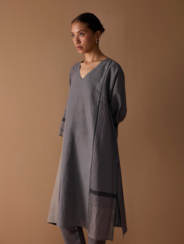 Marwa Metallic Linen Panelled Kurta - Metallic Grey