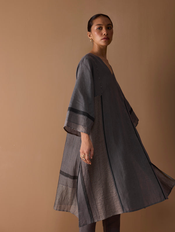 Marwa Metallic Linen Panelled Kurta - Metallic Grey