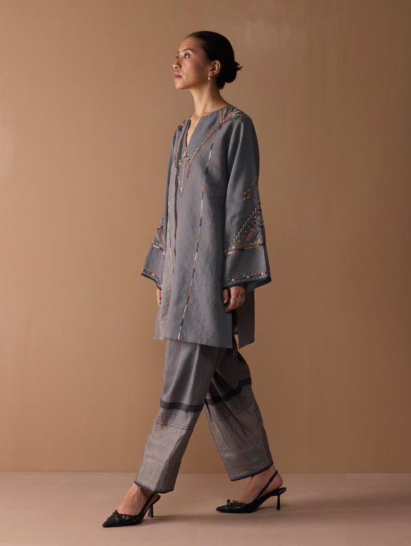 Sahar Hand-Embroidered Kurta - Metallic Grey