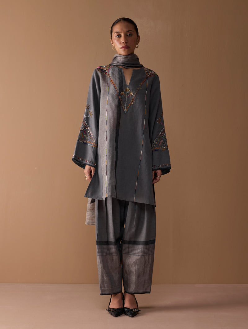 Sahar Hand-Embroidered Kurta Set - Metallic Grey