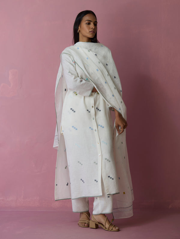 Mila Hand-Embroidered Jamdani Linen Dupatta - Ivory