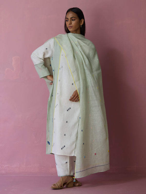 Mila Hand-Embroidered Jamdani Linen Dupatta - Aqua