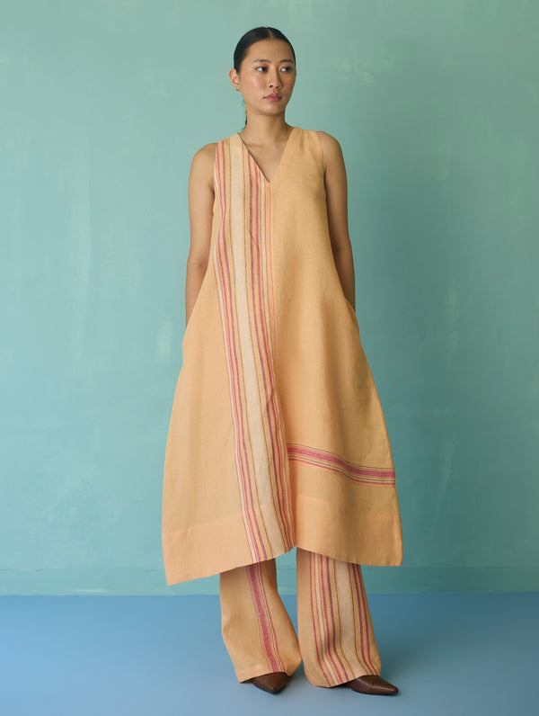 Vanya Border Linen Sleeveless Kurta Set - Apricot