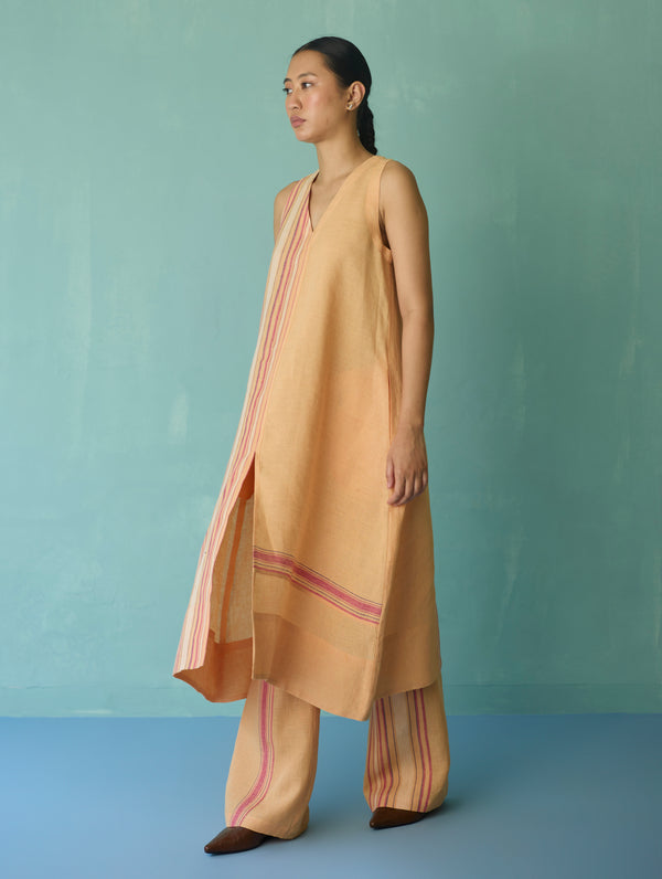 Vanya Border Linen Sleeveless Kurta - Apricot