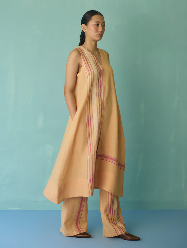 Vanya Border Linen Sleeveless Kurta - Apricot