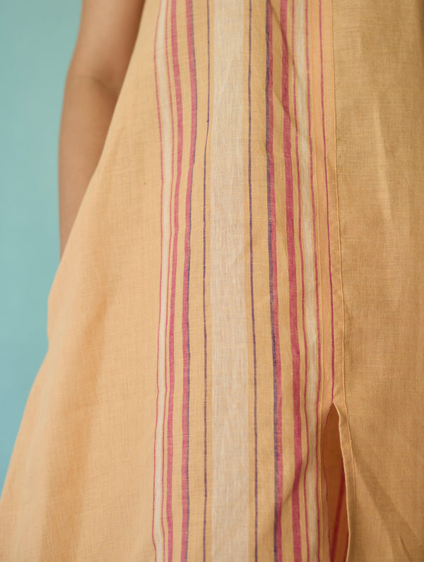 Vanya Border Linen Sleeveless Kurta - Apricot