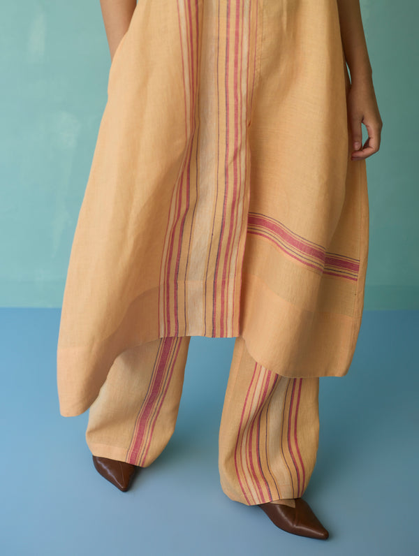 Vanya Border Linen Sleeveless Kurta - Apricot