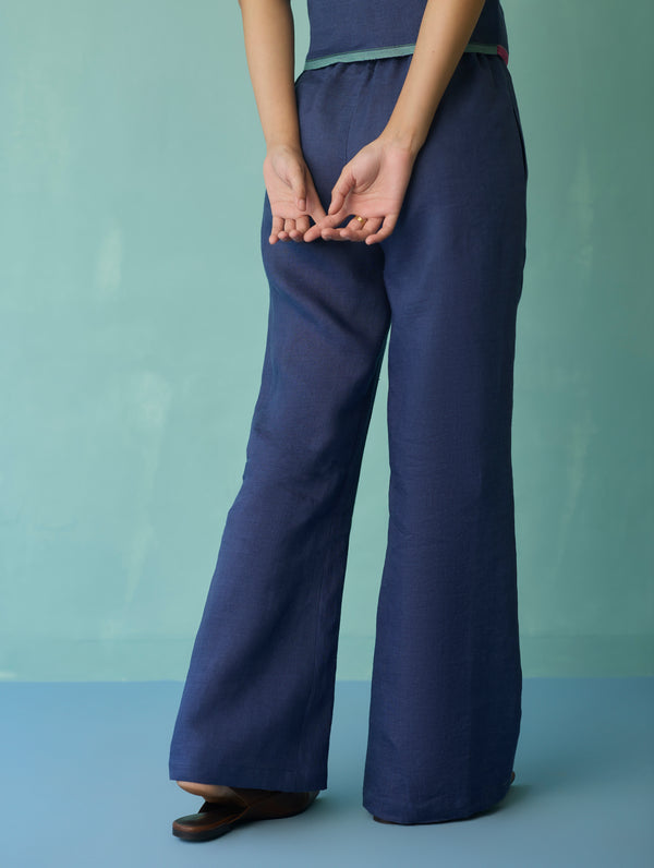 Vanya Border Linen Sleeveless Kurta Set - Indigo