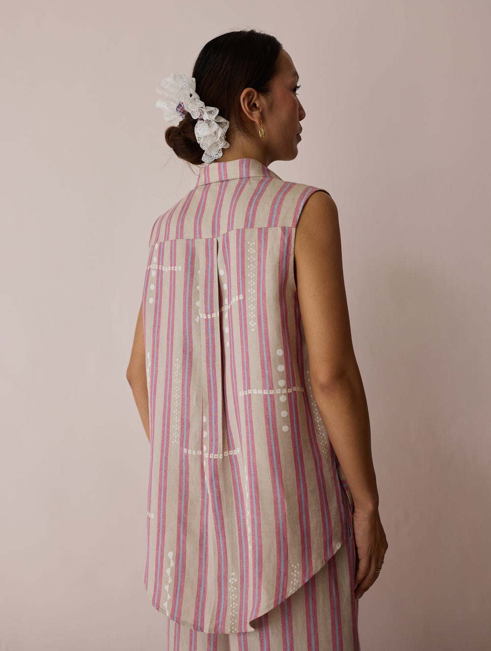 Ello Sleeveless Block-Printed Linen Shirt - Natural