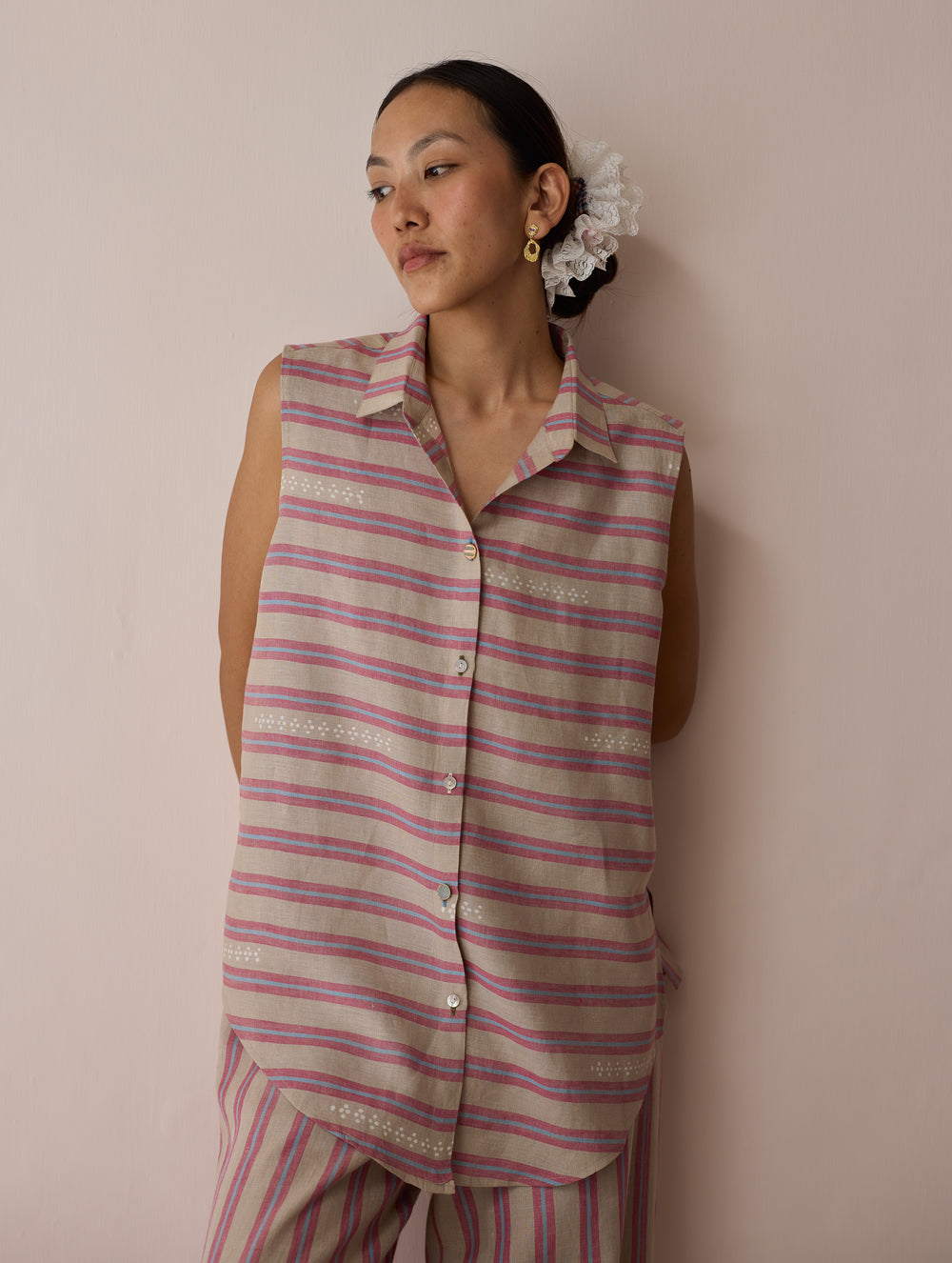 Ello Sleeveless Block-Printed Linen Shirt - Natural