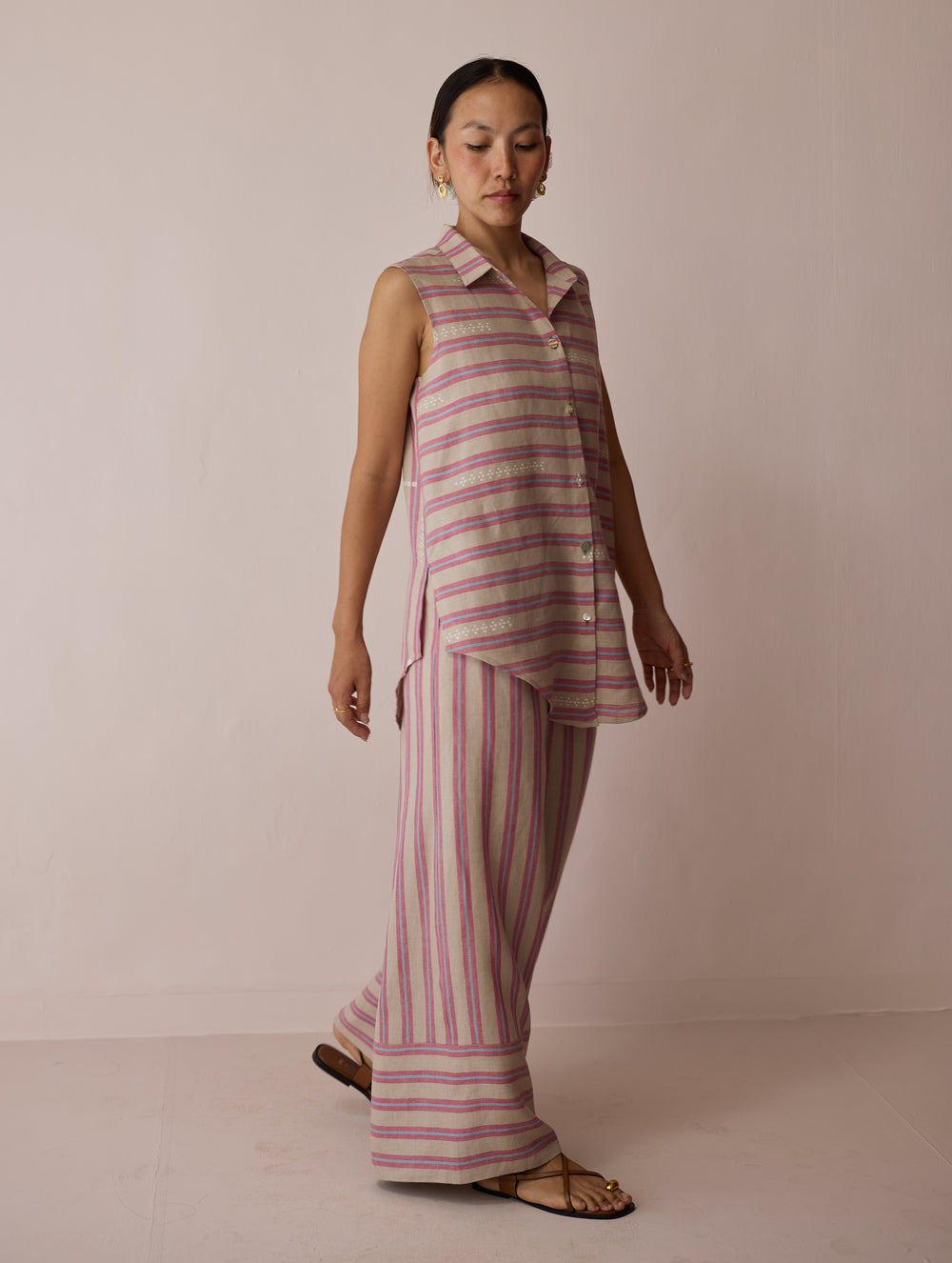 Ello Sleeveless Block-Printed Linen Shirt - Natural