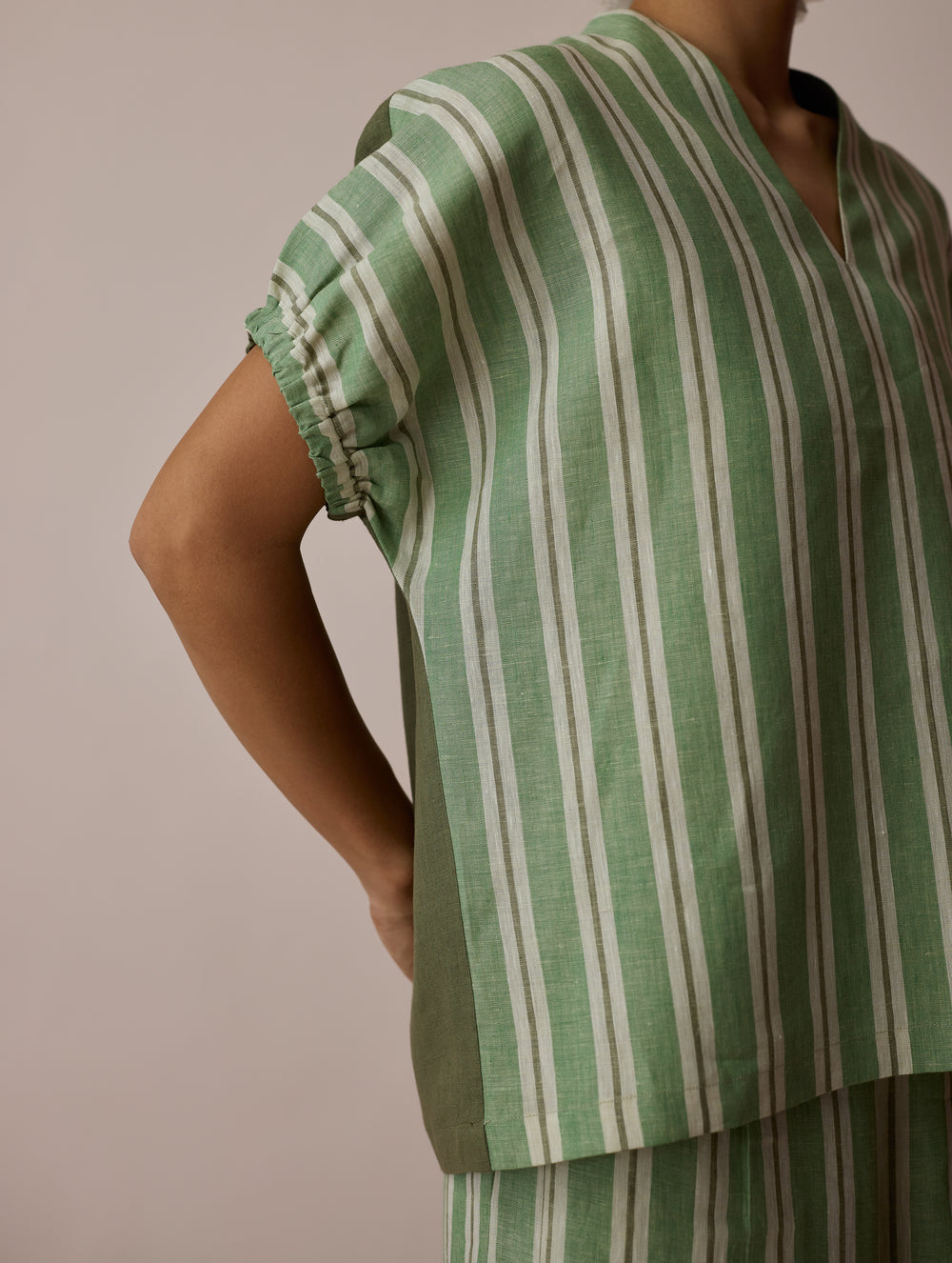 Anne V-Neck Stripe Linen Top - Fern