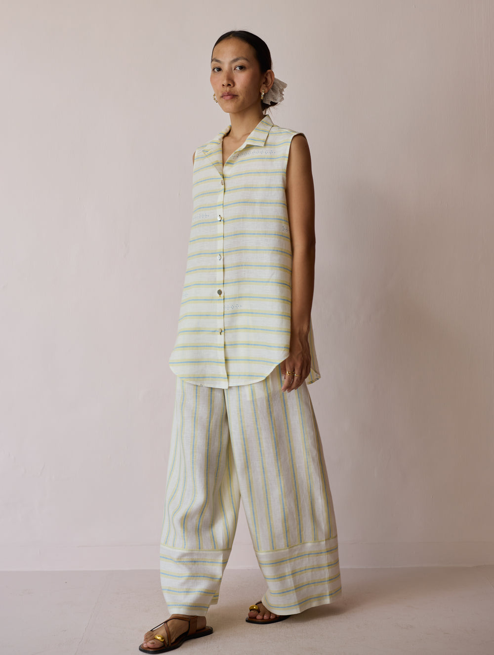 Ello Sleeveless Block-Printed Linen Shirt - Ivory