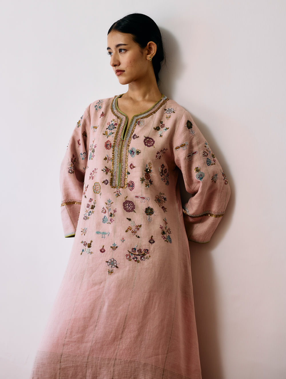 Ura Hand-Embroidered Metallic Linen Kurta - Pink