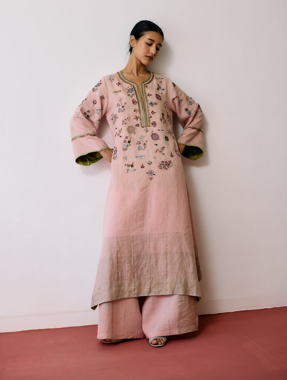 Ura Hand-Embroidered Metallic Linen Kurta - Pink