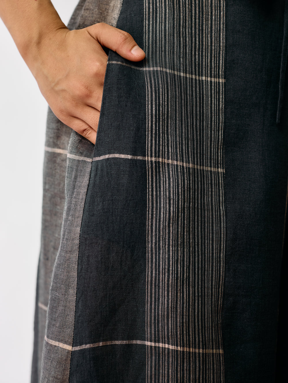 Hanat Hand-Embroidered Bird Co-ord - Charcoal